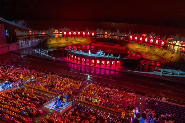 月光所照,皆為家國(guó)——景德鎮(zhèn)大型實(shí)景演出《china》國(guó)慶假期受到觀眾熱捧