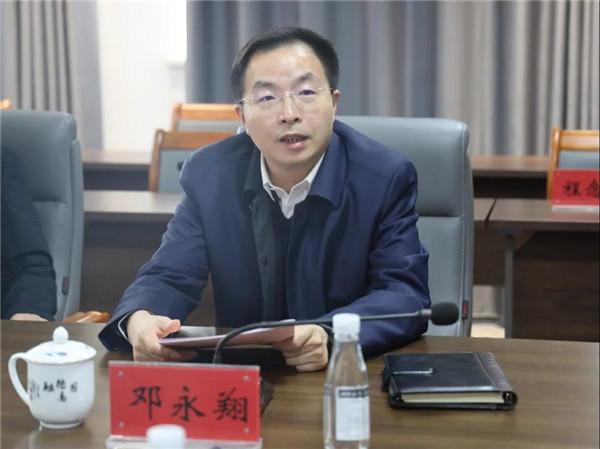 市委常委、常務副市長鄧永翔現場調研城投集團產業項目