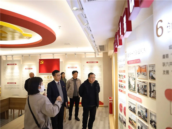 構(gòu)建黨建工作新格局,以實(shí)際行動貫徹落實(shí)黨的二十大精神——江西銀行景德鎮(zhèn)分行與市城投集團(tuán)舉行黨建共建簽約儀式